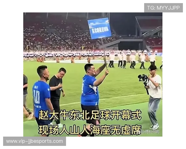 足球球星用芒果代替足球秀技巧 引发全球球迷热议